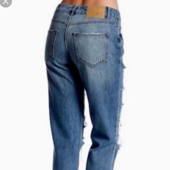 NWT BAND OF GYPSIES QUINN CROP Distressed Ripped Denim Jeans SIZE 28 - Picture 3 of 11